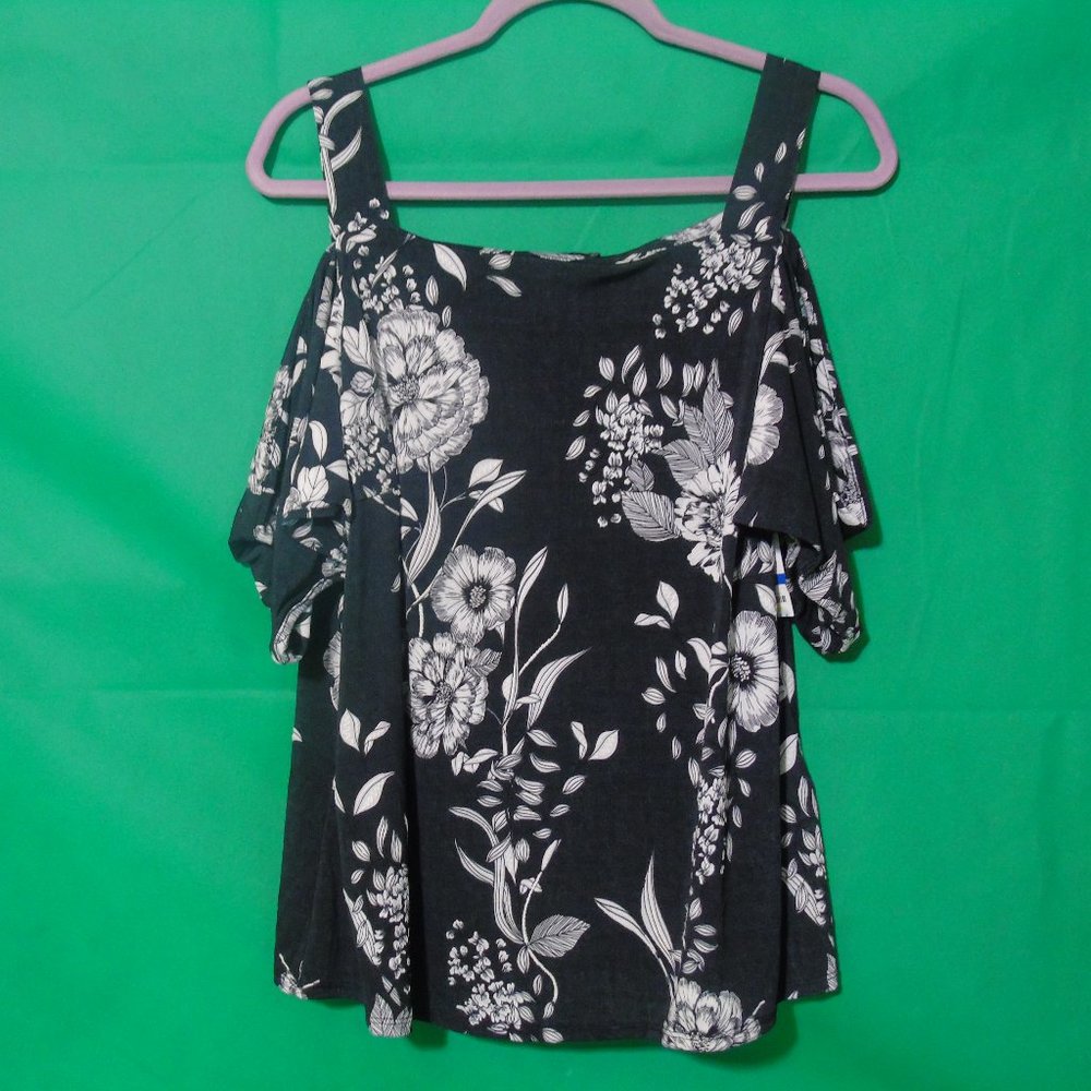 Inc International Black floral top size XL
